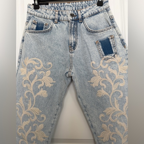 Embroidered Light Blue Crop Jeans - Picture 3 of 10